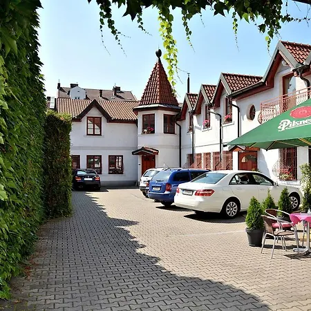 Atrium 3*