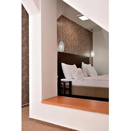 Atrium Hotel